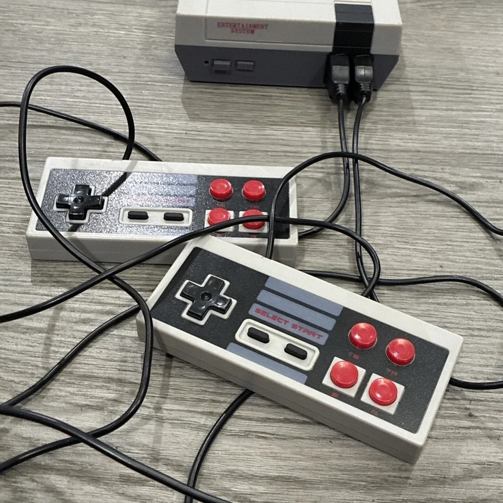 Mini Retro TV Game Console Classic Games Built-in W/ 2 Controller Kid Gift